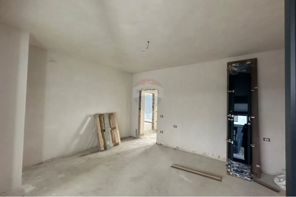 Tirane, shitet 3+1 Kati 2, 167 m² 332.508 € (Rruga e Elbasanit)