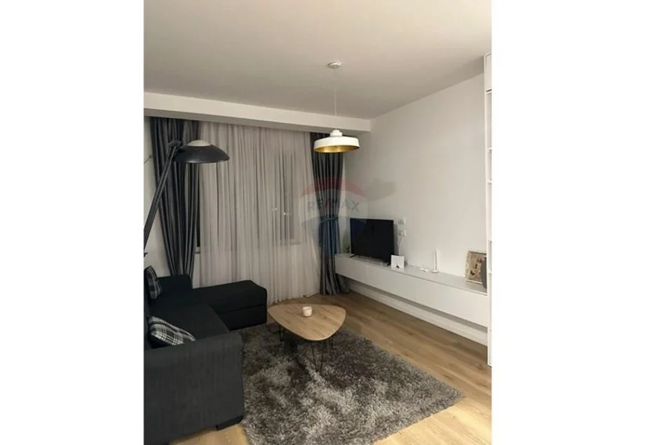 Tirane, jepet me qera apartament 1+1 , 70 m² 550 € (5 Maj)