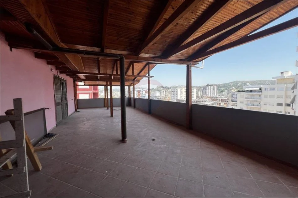 Vlore, shitet apartament+verande | Penthouse 3+1+Aneks+Ballkon Kati 9, 247 m² 209.950 € (Albano&amp;Romina)