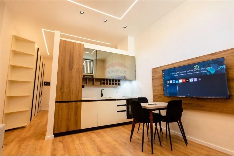 Vlore, shitet apartament 1+1+Ballkon Kati 0, 45 m² 99.000 € (Lungomare)