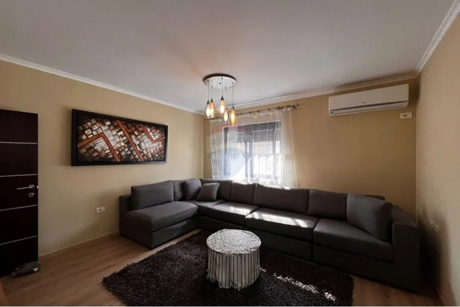 Tirane, jepet me qera apartament 2+1 Kati 4, 60 m² 650 € (stadiumi dinamo)