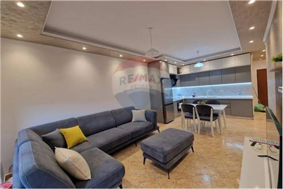 Tirane, jepet me qera apartament , 81 m² 801 € (Don Bosko)