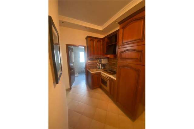 Tirane, jepet me qera apartament 2+1 Kati 4, 80 m² 550 Euro (Bllok)