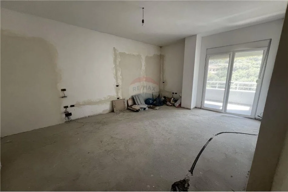 Vlore, shitet apartament 3+1+Aneks+Ballkon, Kati 3, 150 m² 290,000 € (Lungomare)