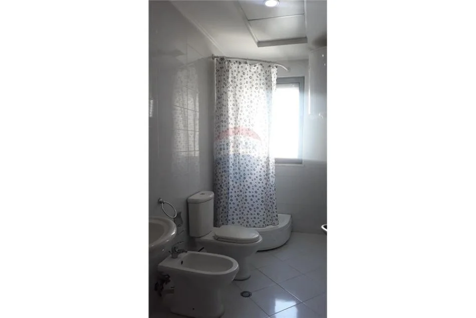 Tirane, jepet me qera apartament 2+1 Kati 6, 95 m² 450 € (5 maji)