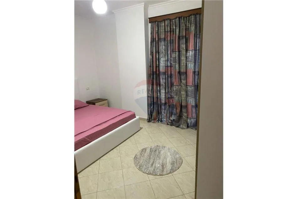 Shqiperi, jepet me qera apartament 1+1+Ballkon Kati 3, 400 € 