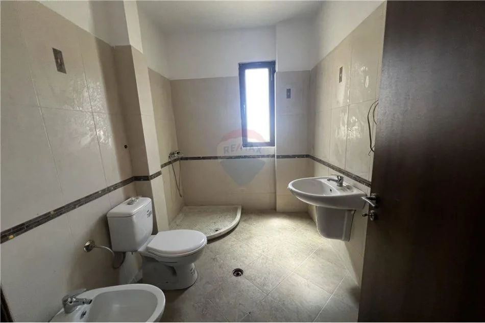 Vlore, shitet apartament+verande | Penthouse 3+1+Aneks+Ballkon Kati 9, 247 m² 209.950 € (Albano&amp;Romina)