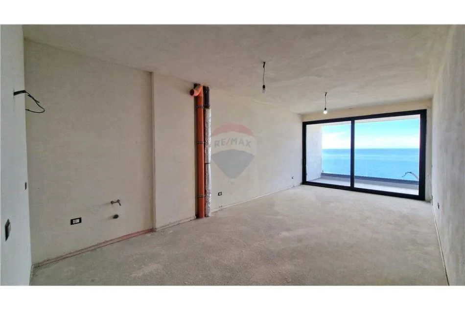 Vlore, shitet apartament 2+1+Ballkon Kati 3, 102 m² (Aleksander Moisiu)