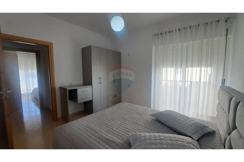 Vlore, jepet me qera apartament 2+1+Ballkon Kati 3, 115 m² 400 € (Transballkanike)