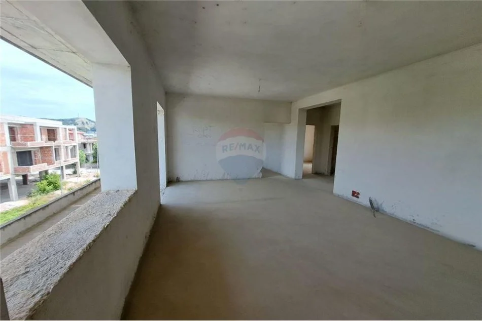 Vlore, shitet Vile 3 Katshe , 278 m² 195.000 € (Rr.Dervish Hekali)