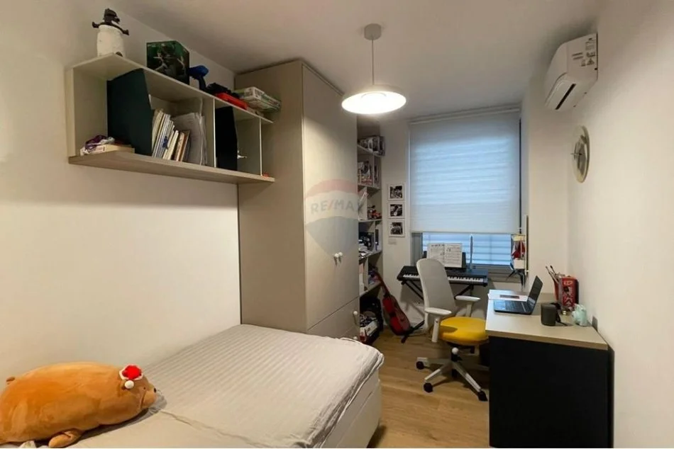 Tirane, jepet me qera apartament 2+1+Ballkon Kati 3, 114 m² 2.200 € (Apartament - Për Qira - Rruga Emin Duraku, Tiranë 3 +1 per qira stadiumi dinamo +2 poste parkimi)