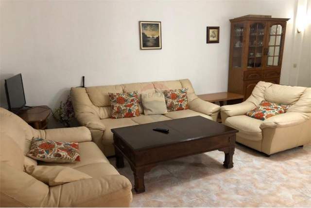 Tirane, jap me qera apartament 1+1 Kati 5, 70 m² 350 Euro (Myslym Shyri)