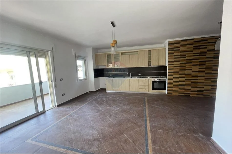 Apartament 2+1 per qira prane Kopshtit Zoologjik