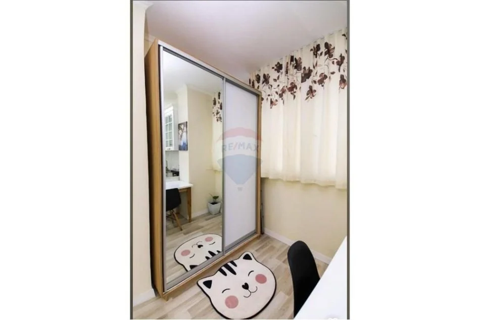 Tirane, jap me qera 1+1 Kati 3, 500 m² 500 € (RRUGA DURRSIT)