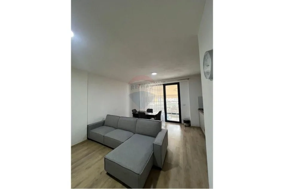 Tirane, jepet me qera apartament 2+1 Kati 4, 93 m² 600 € (Fusha e Aviacionit, Shqipëri)