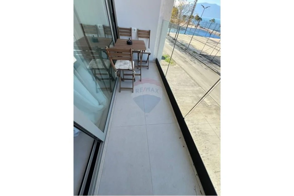 Vlore, shitet apartament 1+1+Ballkon Kati 2, 57 m² (Lungomare)