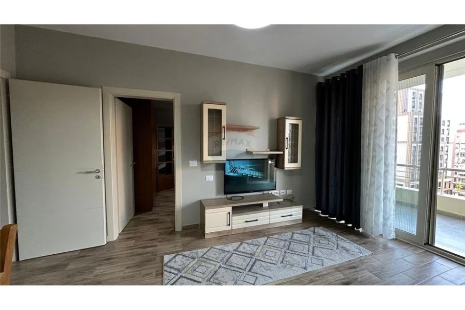 Tirane, jepet me qera apartament 1+1 Kati 2, 77 m² 550 € (Rruga Benimina Kruta)