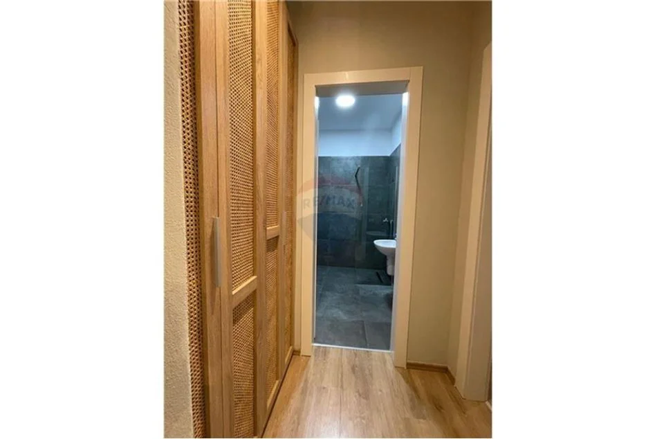 Tirane, jepet me qera apartament 1+1+Aneks+Ballkon , 75 m² 650 € (kompleksi Delijorgji)