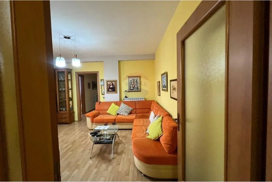 Tirane, jepet me qera 2+1 , 120 m² 329.000 € (Myslym Shyri)