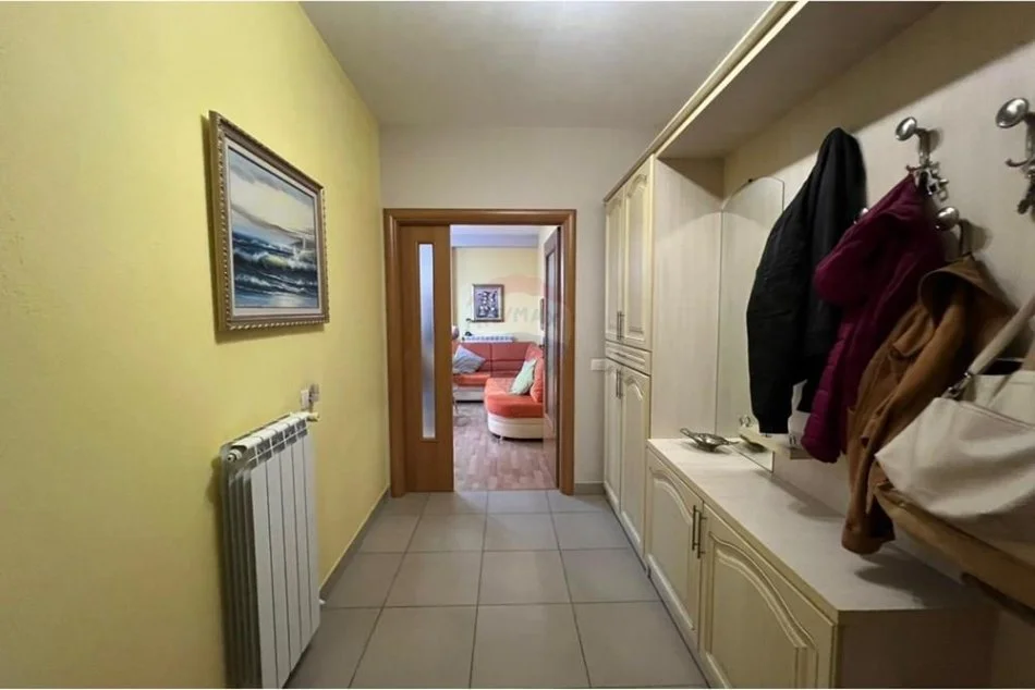 Tirane, jepet me qera 2+1 , 120 m² 329.000 € (Myslym Shyri)