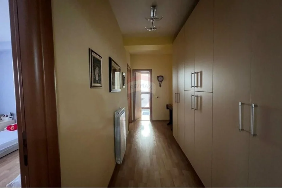 Tirane, jepet me qera 2+1 , 120 m² 329.000 € (Myslym Shyri)