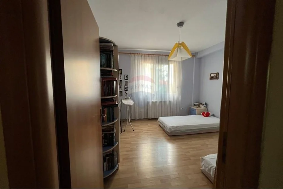 Tirane, jepet me qera 2+1 , 120 m² 329.000 € (Myslym Shyri)