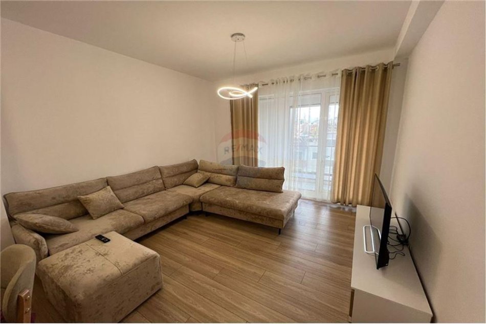 Tirane, jepet me qera apartament 2+1 Kati 4, 98 m² 650 € (Kompleksi Marga 1)