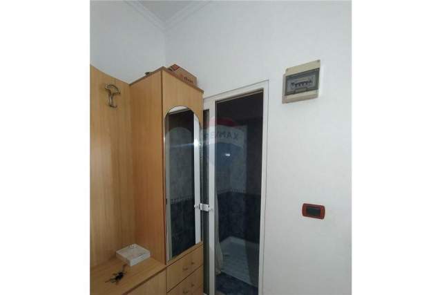 Tirane, jap me qera apartament 1+1 Kati 5, 70 m² 350 Euro (Myslym Shyri)