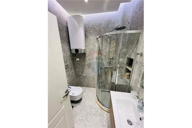 Tirane, jepet me qera apartament 1+1+BLK Kati 4, 62 m² 550 Euro (Tish Dahia)
