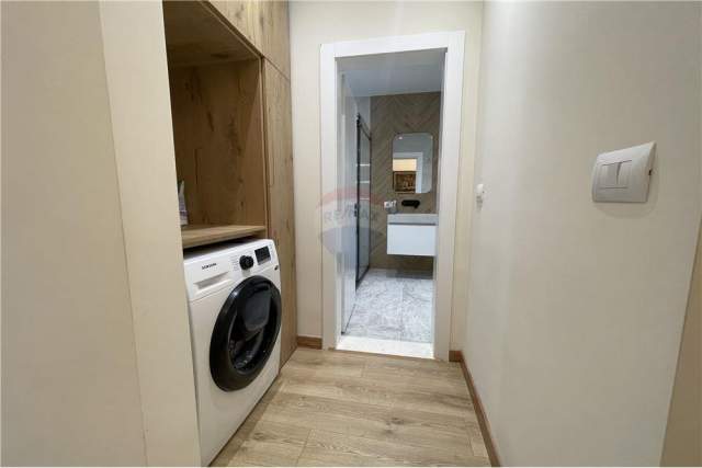 Tirane, shitet apartament 2+1+BLK Kati 2, 123 m² 164.000 Euro (Rruga Dibres)