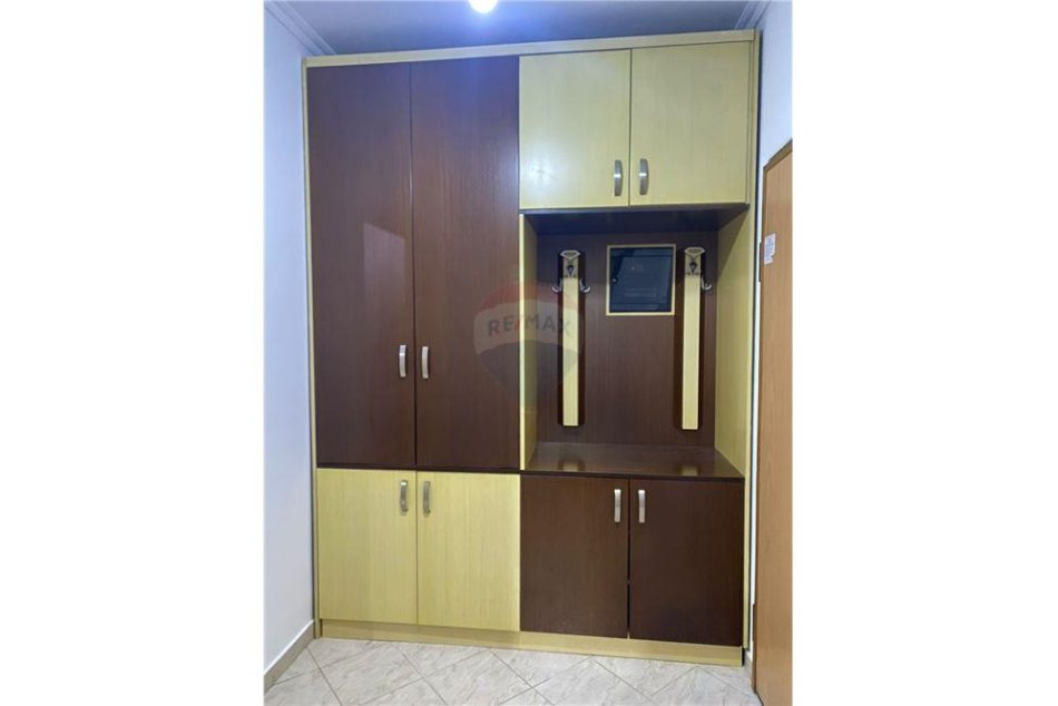 Shqiperi, jepet me qera apartament 1+1+Ballkon Kati 3, 400 € 