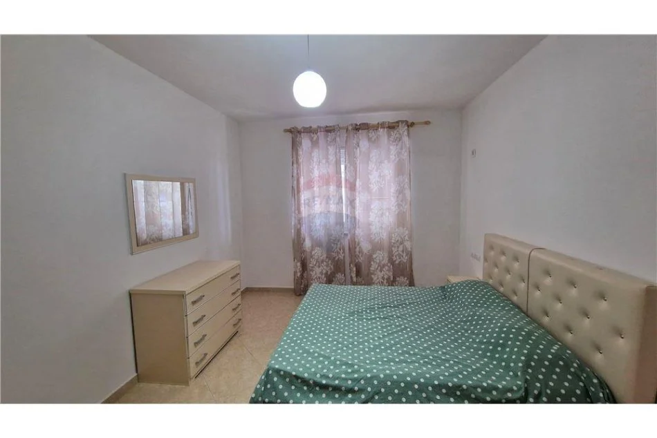 Vlore, shitet apartament 1+1+Ballkon Kati 3, 90 m² 160.000 € (Lungomare)