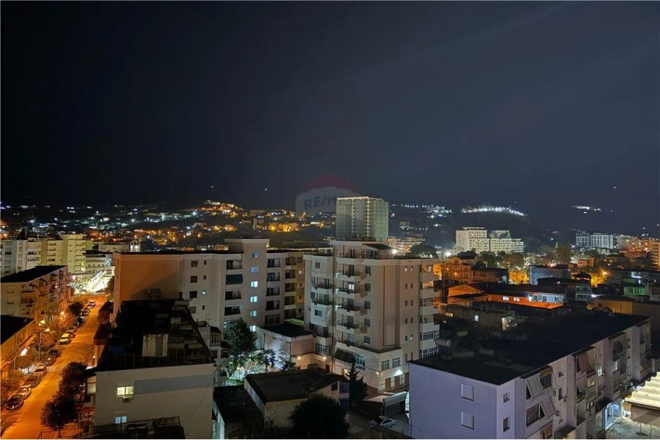 Vlore, shitet apartament+verande | Penthouse 2+1+Aneks+Ballkon Kati 9, 131 m² 187.000 € (Gjyqi Vjeter)