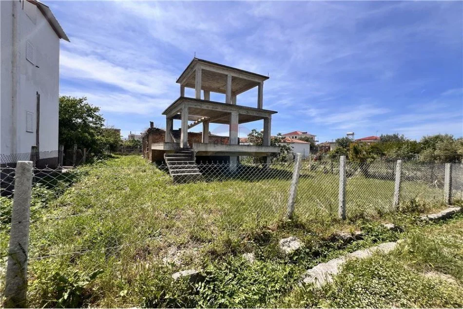 Vlore, shitet shtepi 2 Katshe , 250 m² 65.000 € (Narte)