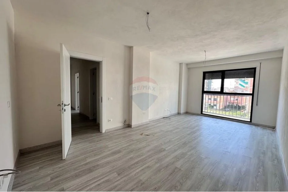 Tirane, jepet me qera , 85 m² 451 € (Bulevardi i Ri)