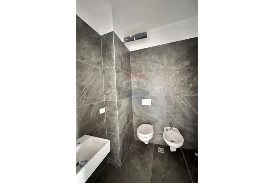 Tirane, jepet me qera , 85 m² 451 € (Bulevardi i Ri)