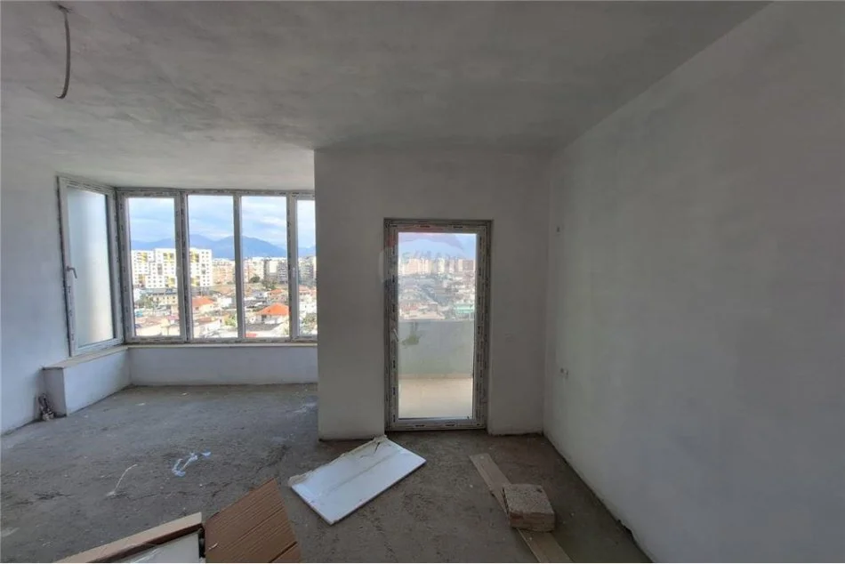 Apartament- Ne SHitje-Yzberisht-Pallatet Cabej- 132,000 EURO