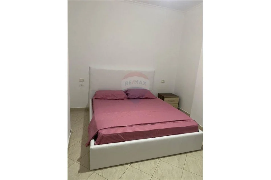Shqiperi, jepet me qera apartament 1+1+Ballkon Kati 3, 400 € 