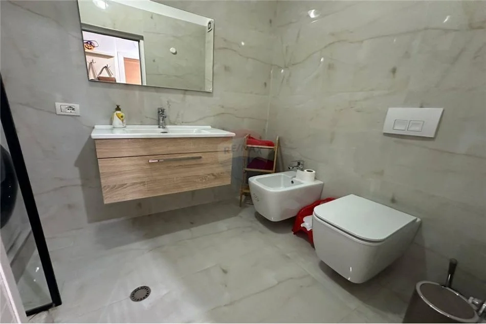 Tirane, shitet 1+1 Kati 3, 61 m² 83.000 € (APARTAMENT NE SHITJE 1+1 NE YZBERISHT)