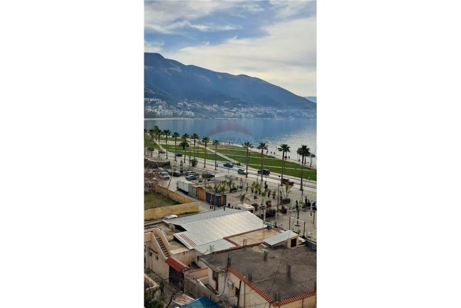 Vlore, jepet me qera apartament 1+1+Ballkon Kati 3, 75 m² 370 € (Lungomare)