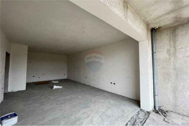 Tirane, shitet apartament 2+1 Kati 3, 107 m² 800 Euro/m2 (Casa Italia)