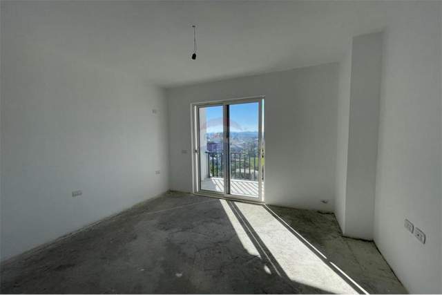 Tirane, shitet apartament 1+1 Kati 5, 96 m² 49.000 Euro (Kamez)