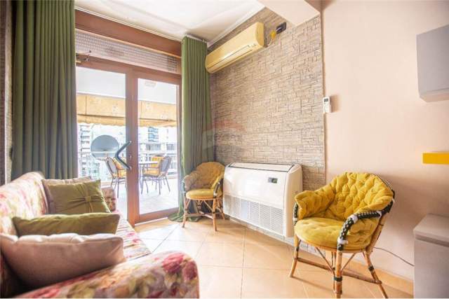 Tirane, jepet me qera apartament 2+1+BLK Kati 4, 130 m² 800 Euro (Ish Blloku)