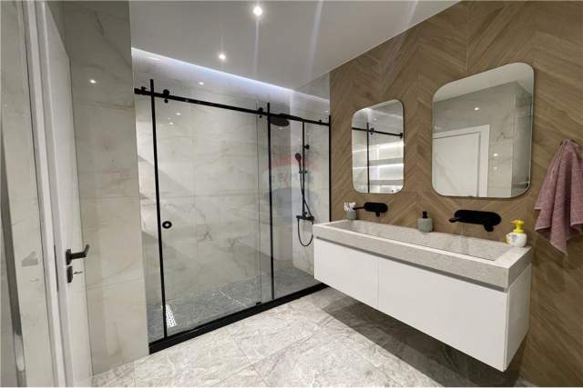 Tirane, shitet apartament 2+1+BLK Kati 2, 123 m² 164.000 Euro (Rruga Dibres)