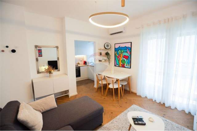 Tirane, jepet me qera apartament Kati 6, 82 m² 600 Euro (Bulevardi Gjergj Fishta)