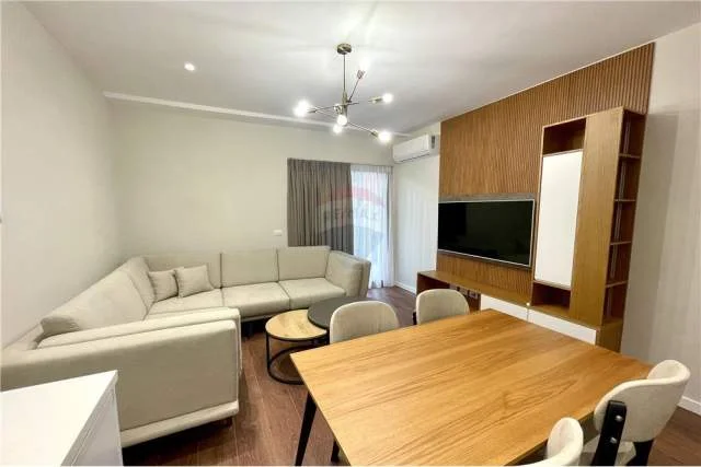 Tirane, jepet me qera apartament 2+1 Kati 4, 83 m² 800 Euro (21 Dhjetori)
