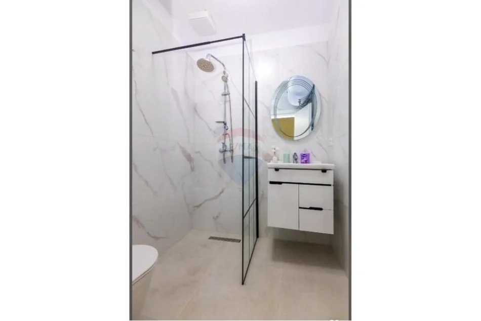 Tirane, jap me qera 1+1 Kati 3, 500 m² 500 € (RRUGA DURRSIT)