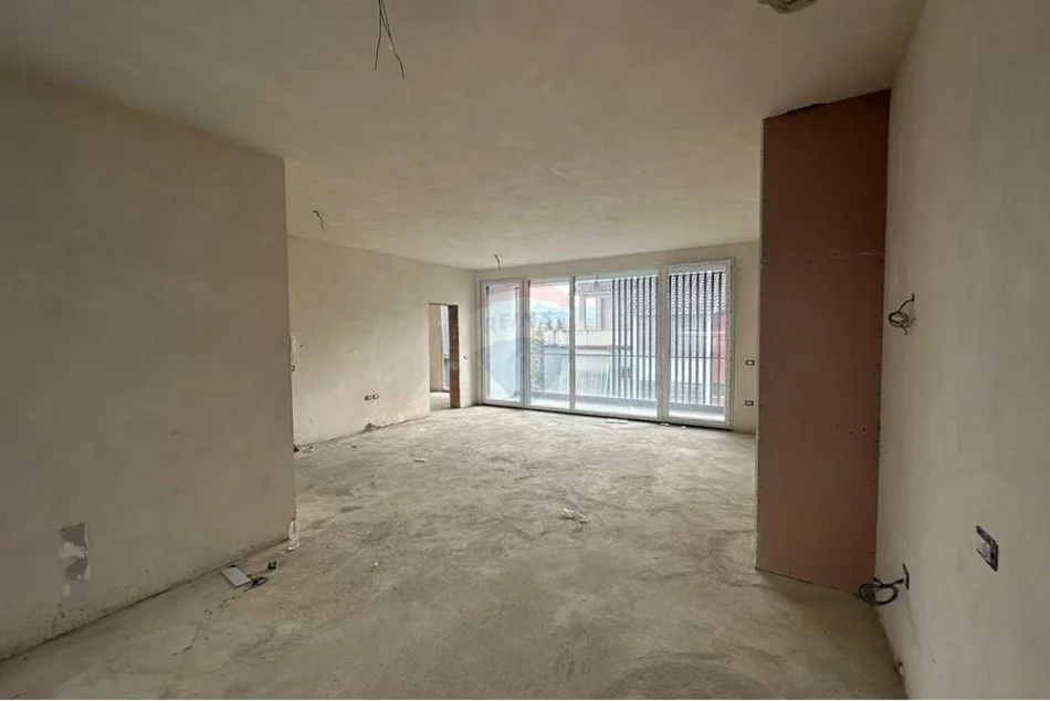 Tirane, shitet 3+1 Kati 2, 167 m² 332.508 € (Rruga e Elbasanit)
