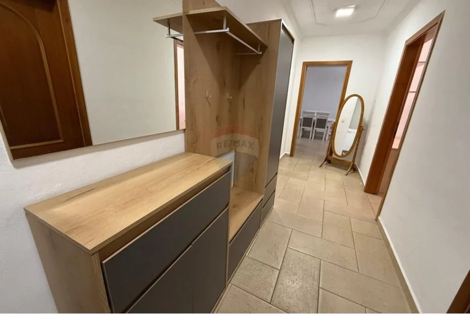 Tirane, jepet me qera apartament 2+1+Aneks+Ballkon Kati 7, 115 m² 650 € (Sheshi Willson)