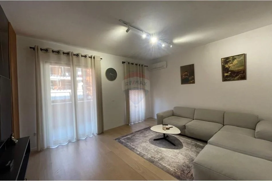 Tirane, shitet apartament 2+1+Ballkon Kati 5, 133 m² 390.000 € (KOMPLEKSI DELIJORGJI)